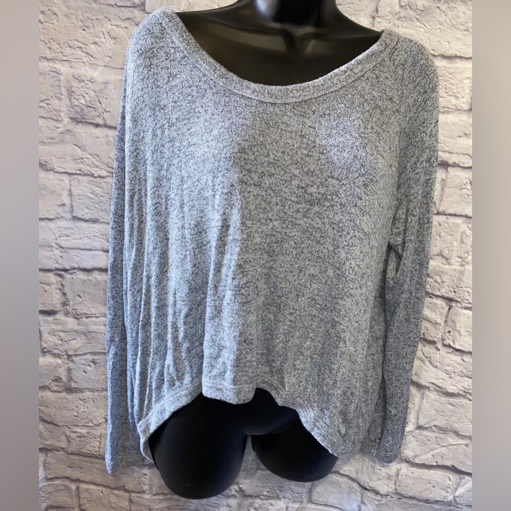 Laila Jayde Medium Blue Long Sleeve Open Back Woman’s Top Loose Flowy Blue Cute
